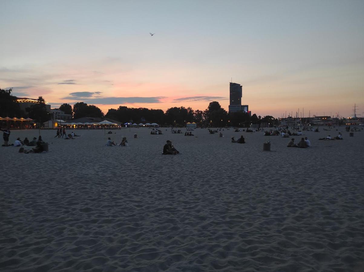 Apartament Hazelnut Apartment Gdynia Bagian luar foto
